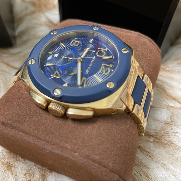 Michael Kors Tribeca chronograph ladies watch. Style #5769. NIB - Picture 5 of 9